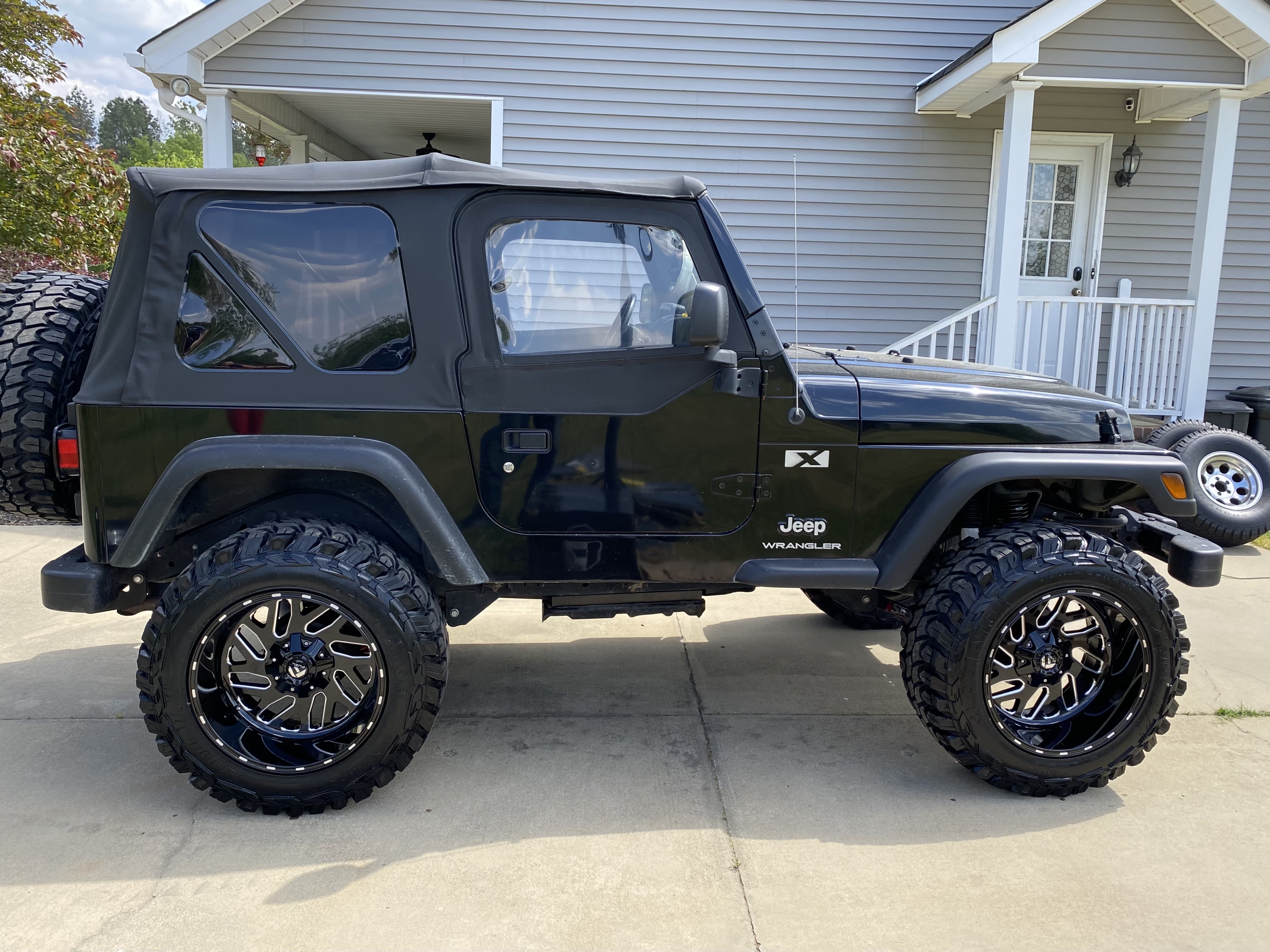 2003 JEEP Wrangler Fuel D581 Triton 20x12 Gladiator Xcomp 35x12.50R20