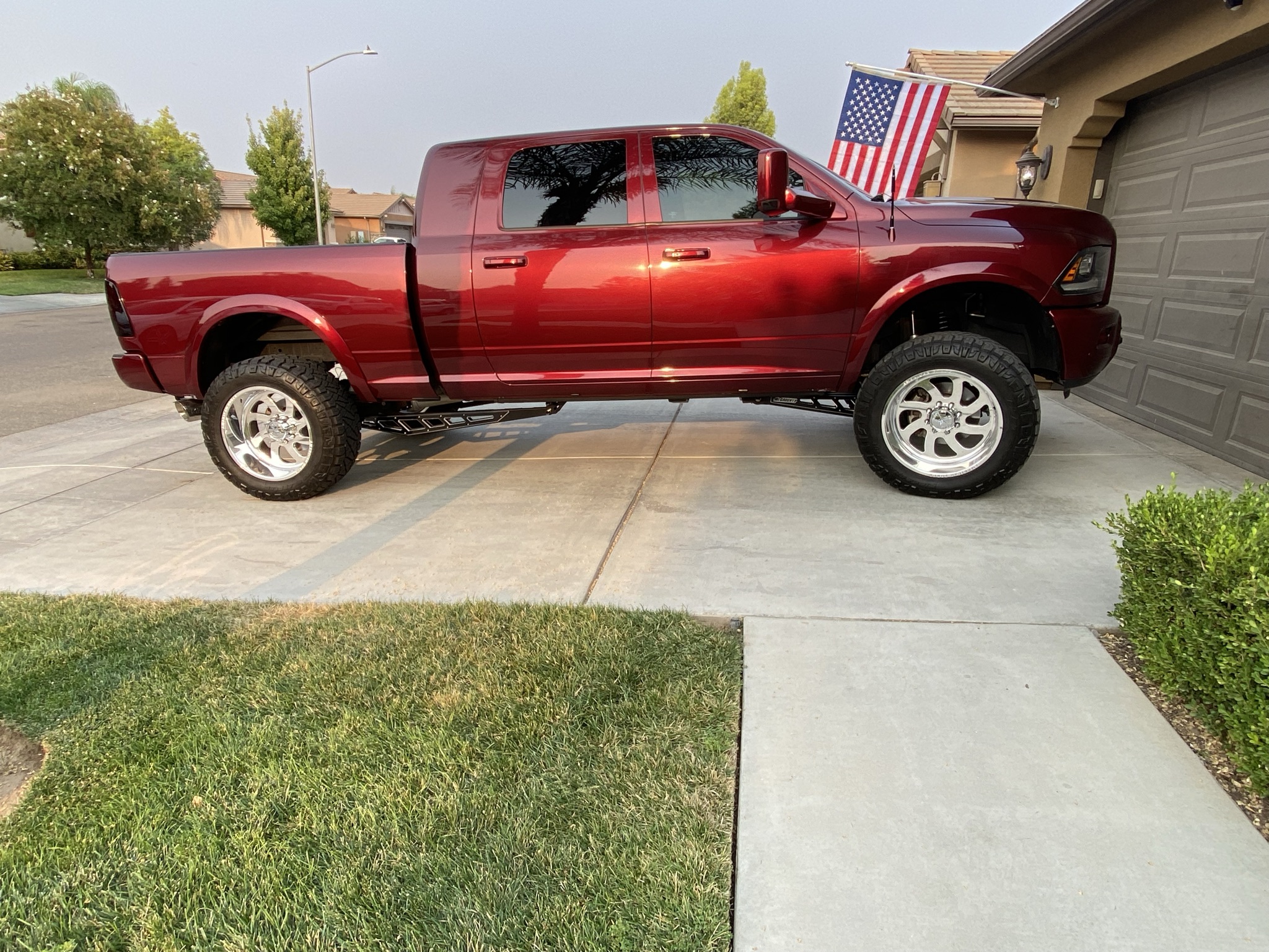 2018 RAM 3500 American Force Forged 76 Blade 22x12 -40 Nitto Ridge Grappler 37x13.50R22