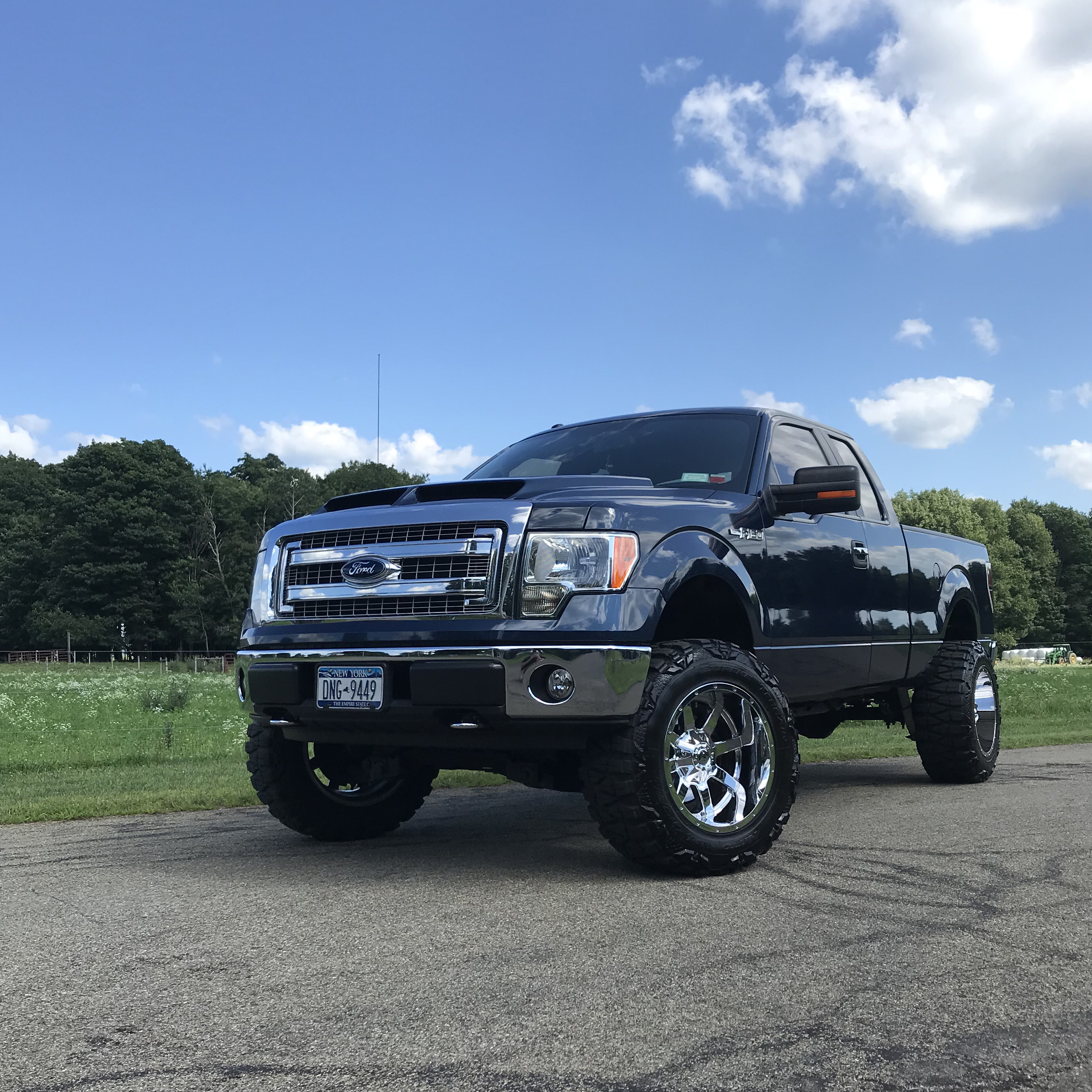 2013 Ford F-150 Fuel D536 Maverick 20x12 -44 Nitto Mud Grappler 35x12.50R20