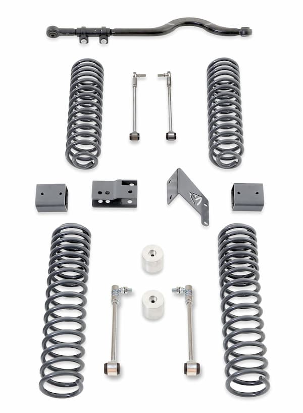 MaxTrac | 07-18 Jeep Wrangler JK 2WD-4WD 4.5in-4.5in Coil | Lift Kit with Front Track Bar