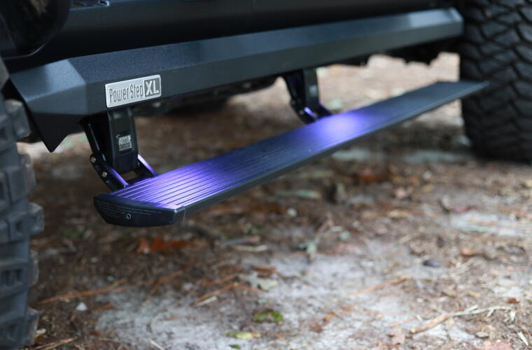 AMP Research | 18 Jeep Wrangler | JL 4DR PowerStep XL - Black (Incl OEM Style Illumination)