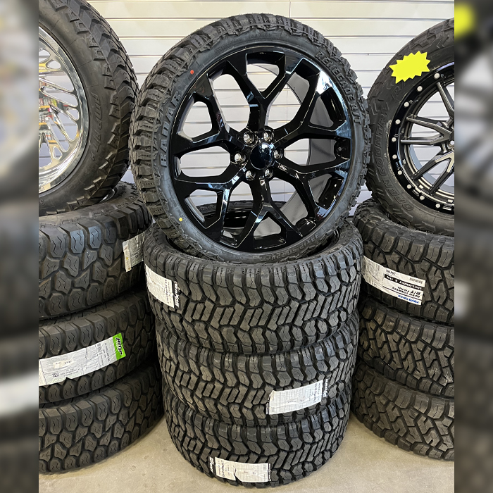 OE Performance 176B Gloss Black 24x10 6x139.7 (6x5.5) 24mm Radar Renegade RT 33x12.50R24 E