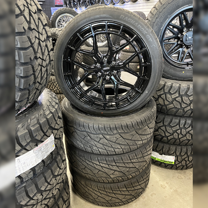 Vossen HFX-1 Gloss Black 24x10 6x139.7 (6x5.5) 25mm Venom Power Ragnarok GTS 285/40R24 XL