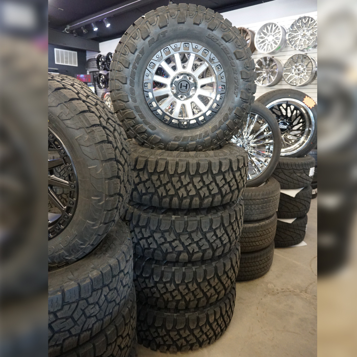 Hostile Wheels Dominator H139 Machined 17x9 -12mm Toyo Open Country R/T Pro 35x12.50R17 E Offset 5x127 (5x5) Jeep Wheel And Tire Package