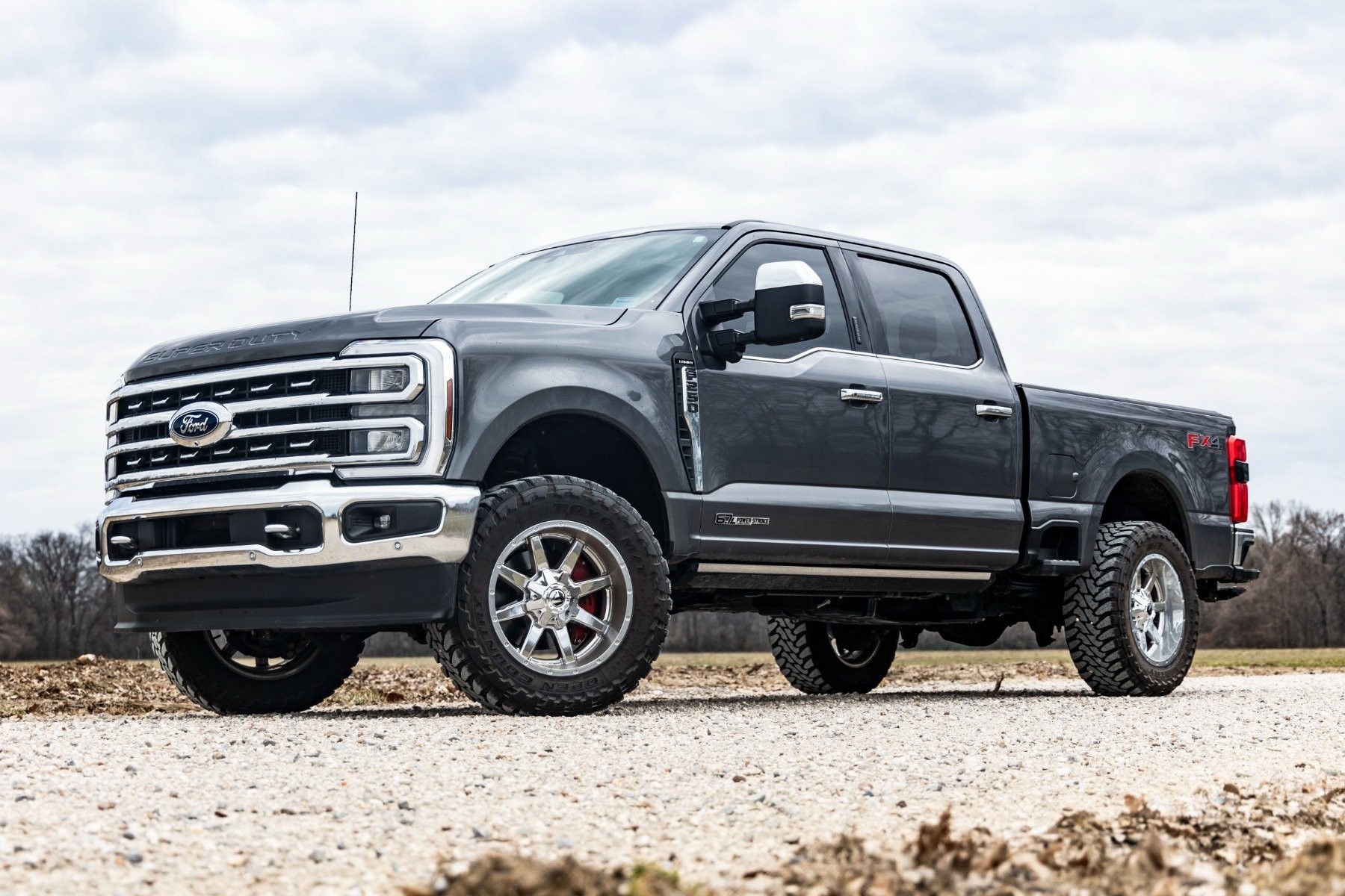 Rough Country 2 Inch Leveling Kit | Track Bar Bracket | Ford F-250/F-350 Super Duty (17-25)