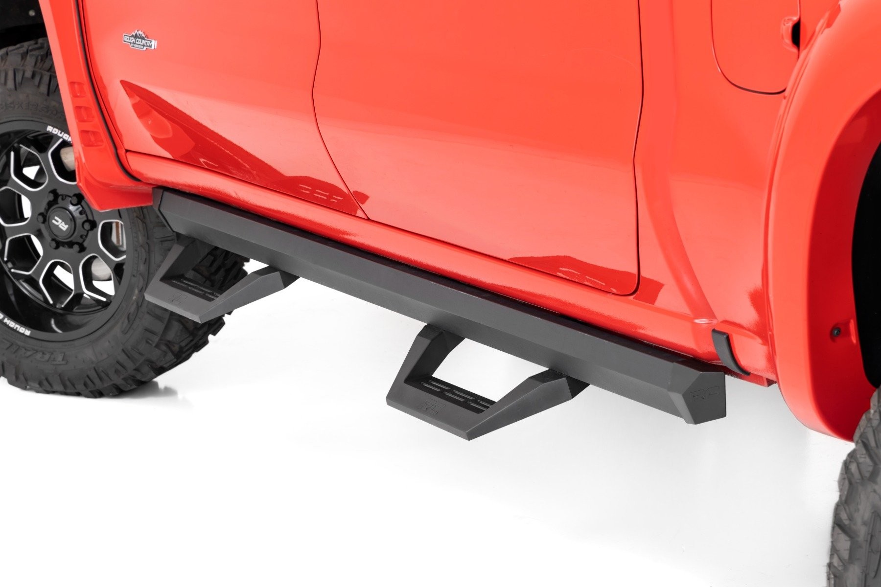 Rough Country SRX2 Adj Aluminum Step | Crew Cab | Chevy/GMC 1500/2500HD (19-25 & Classic)