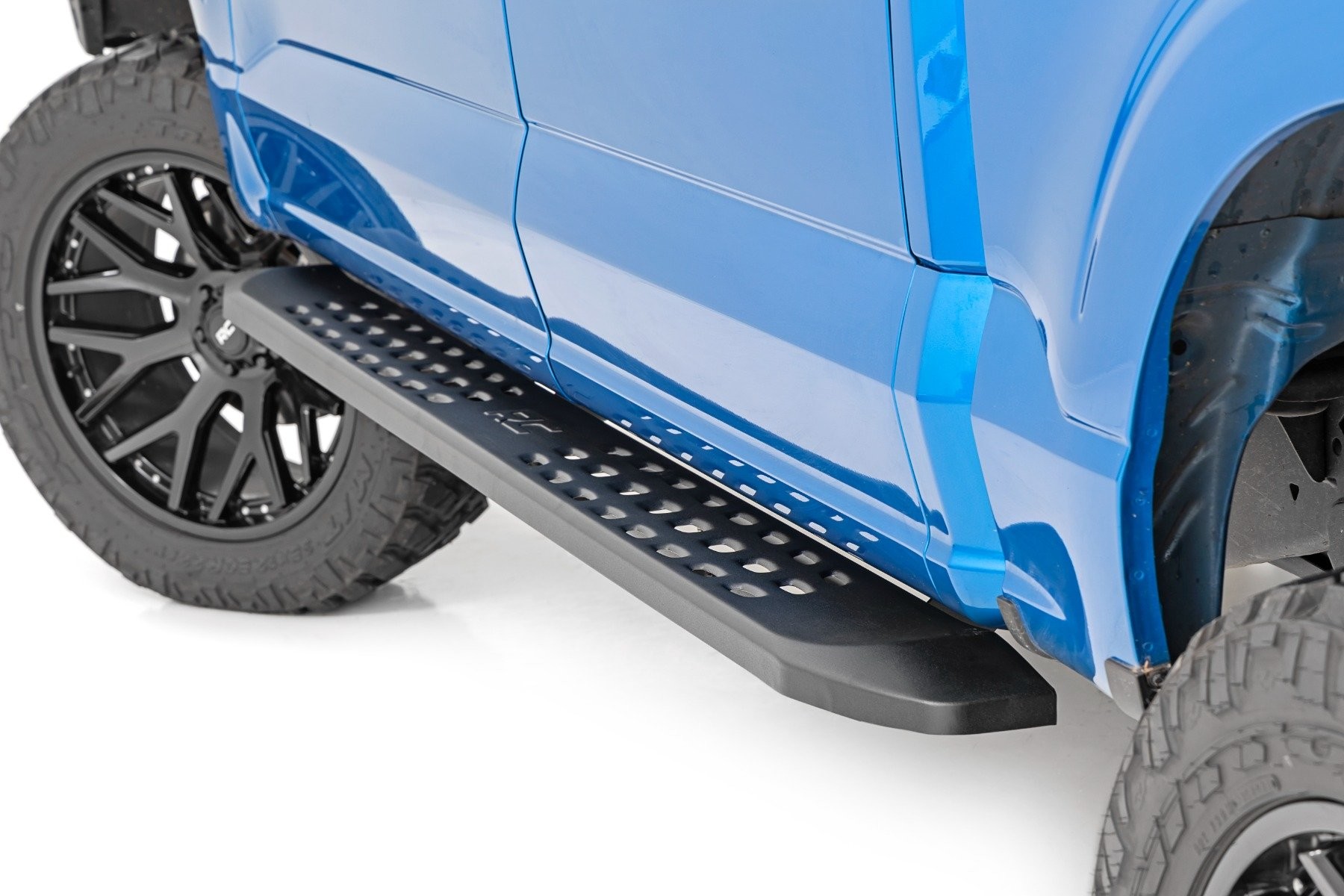 Rough Country RPT2 Running Board | Crew Cab | Black | Ford F-150/Lightning/F-250/F-350/Raptor (15-25)