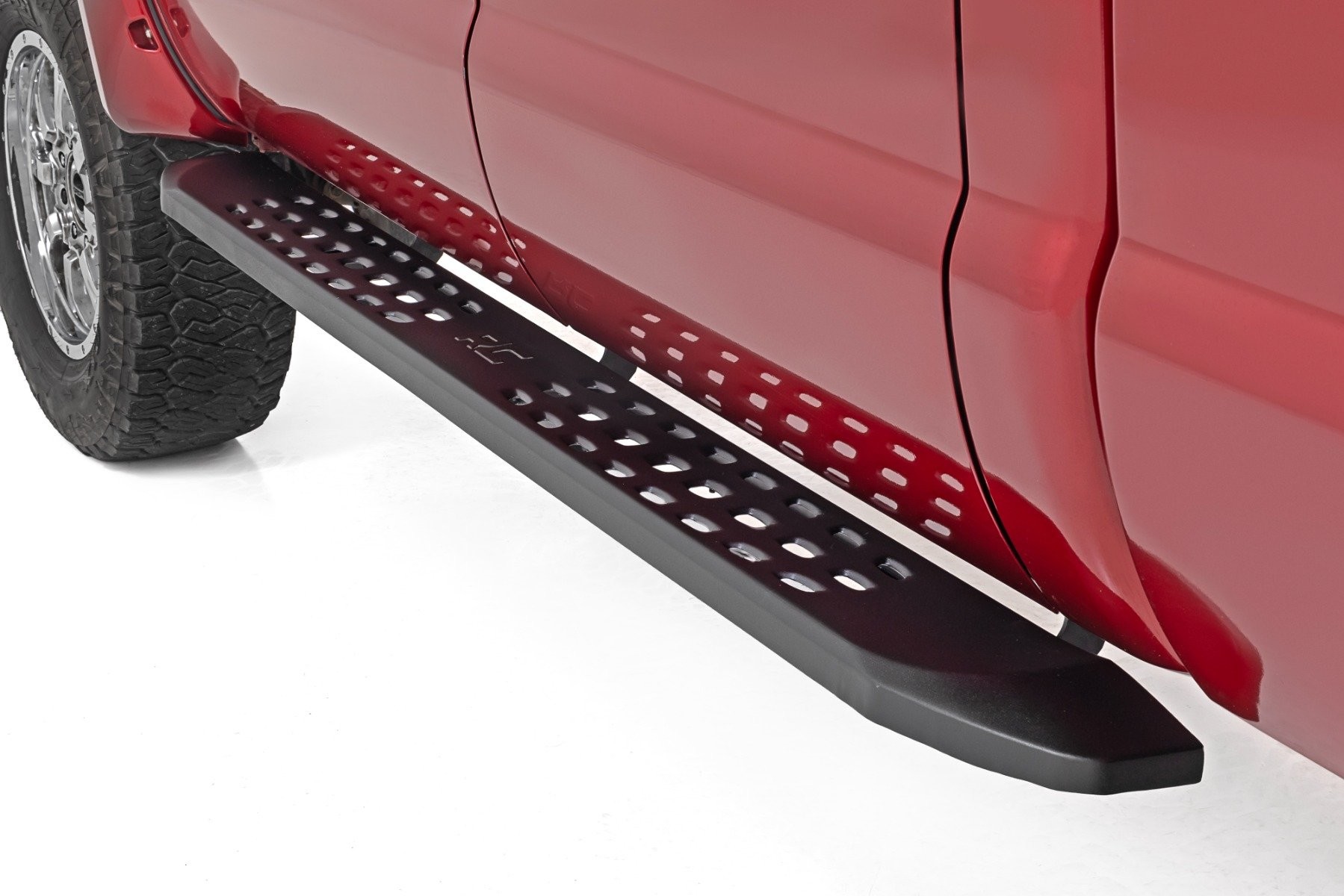 Rough Country RPT2 Running Board | Crew Cab | Black | Ford F-250/F-350 Super Duty (09-16)