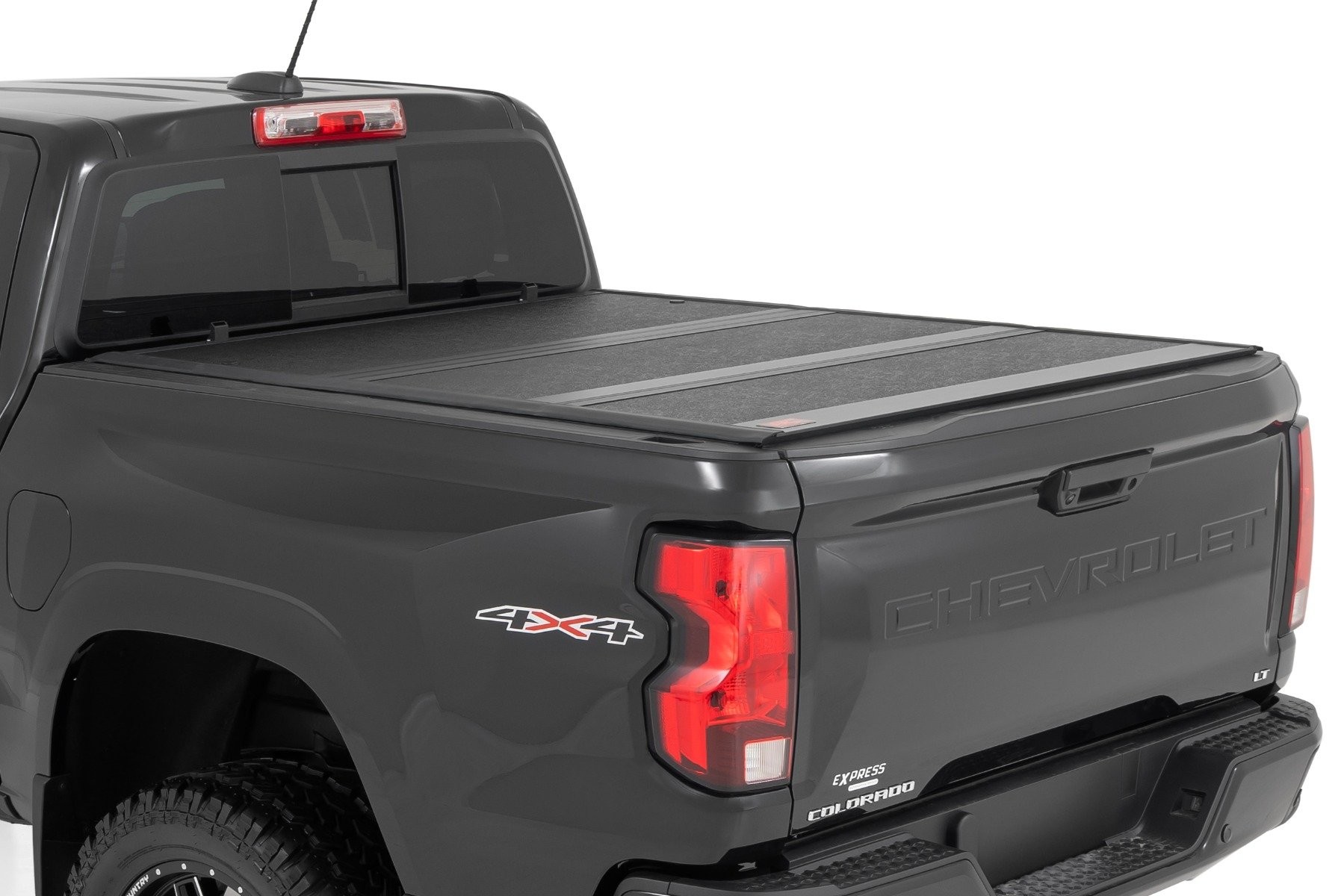 Rough Country Hard Low Profile Bed Cover | 5' Bed | Chevy/GMC Canyon/Colorado (15-25)