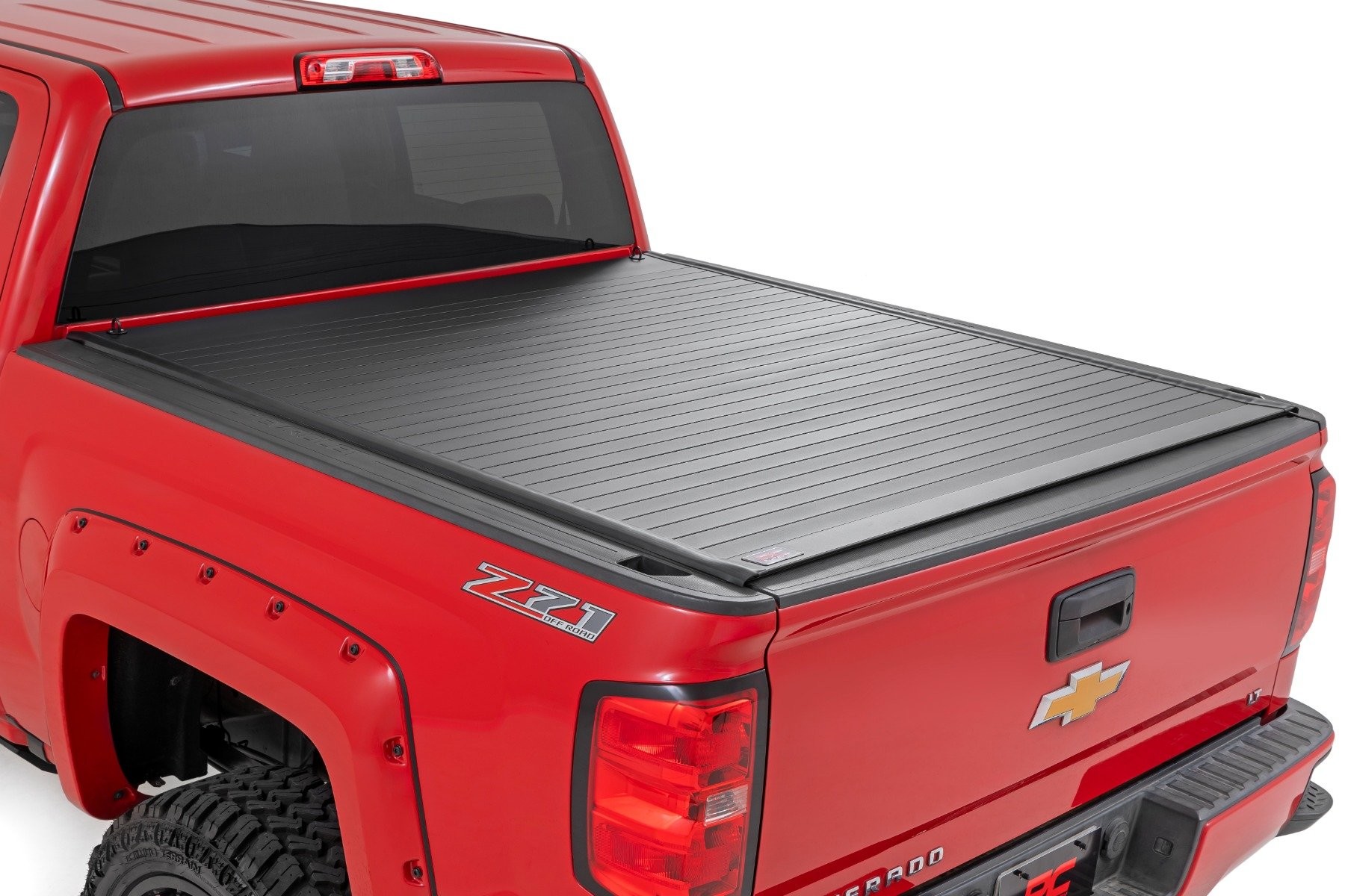 Rough Country Hard Roll Up Bed Cover | 5'9" Bed | Chevy/GMC 1500 (14-18 & Classic)