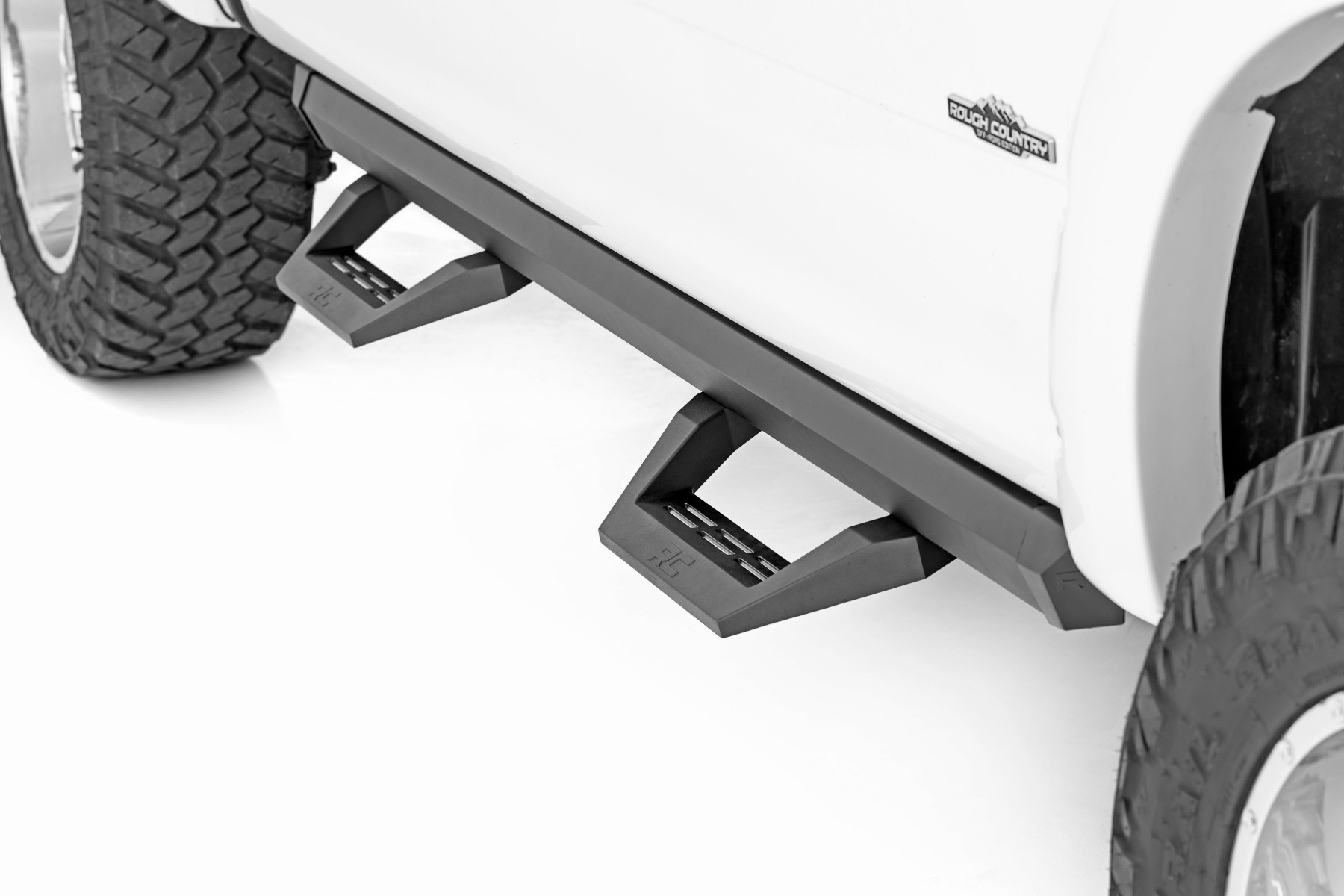 Rough Country SRX2 Adj Aluminum Step | Crew Cab | Ram 1500/2500/3500 2WD/4WD (2010-2018 & Classic)