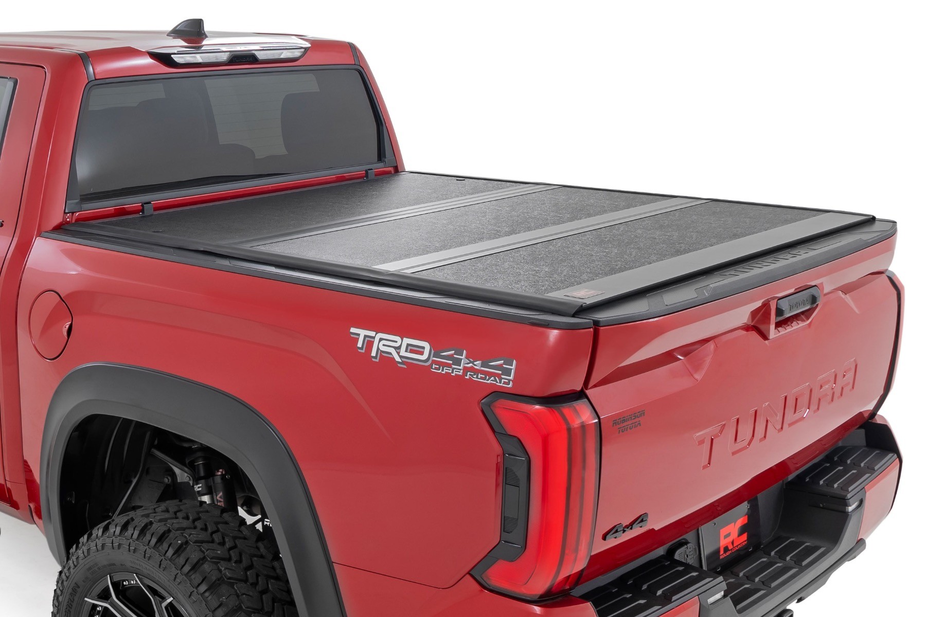 Rough Country Hard Low Profile Bed Cover | 5'7" Bed | Cargo Mgmt | Toyota Tundra (22-25)