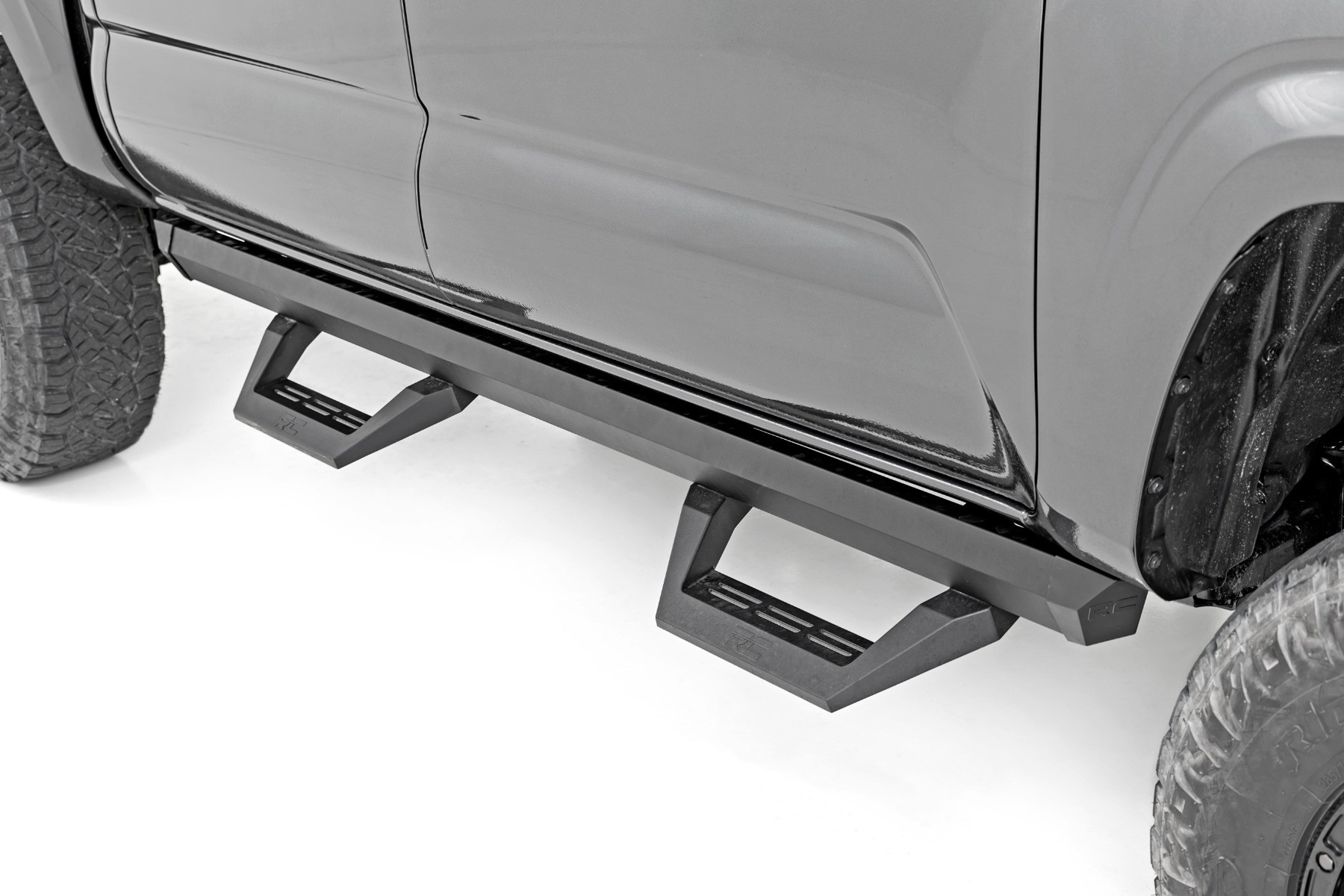 Rough Country SRX2 Adj Aluminum Step | Double Cab | Toyota Tacoma 2WD/4WD (2005-2023)